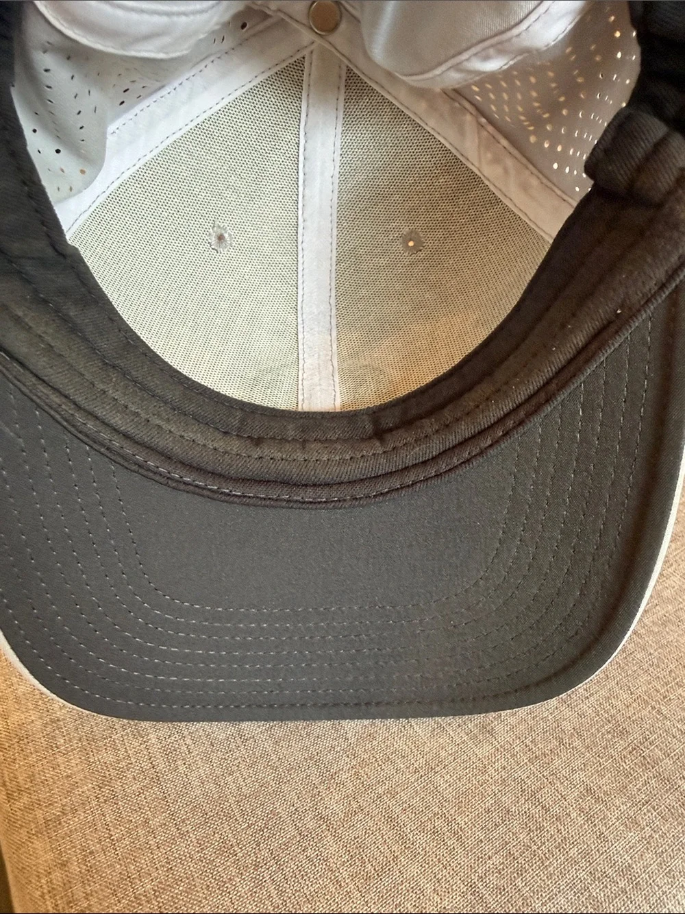 Nike Light Gray Baseball Cap with Green 'O' University of Oregon Logo